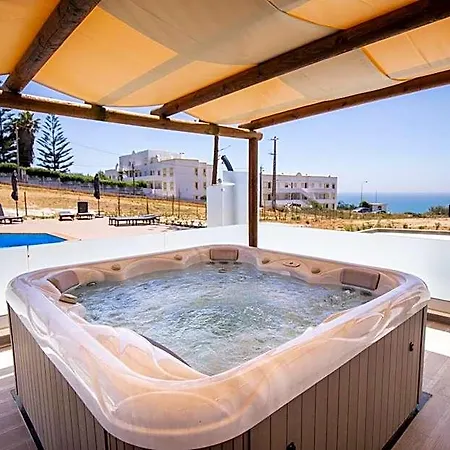 Atlantic Hostel *